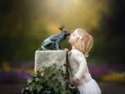 Kurbağa Prens ve Küçük Kız Yapbozu Oyna
